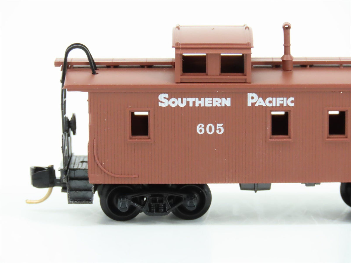 N Scale Micro-Trains MTL 51150 SP Southern Pacific 34&#39; Wood Caboose #605