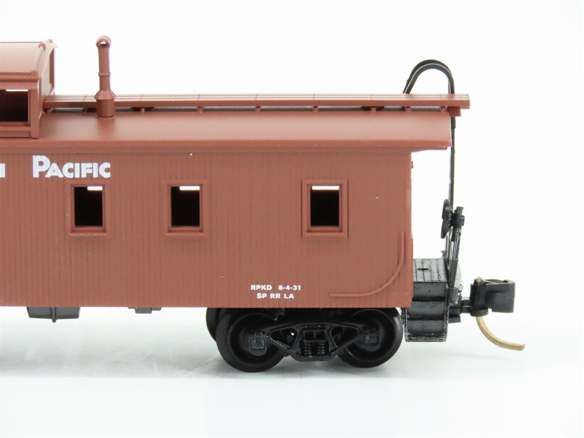 N Scale Micro-Trains MTL 51150 SP Southern Pacific 34&#39; Wood Caboose #605