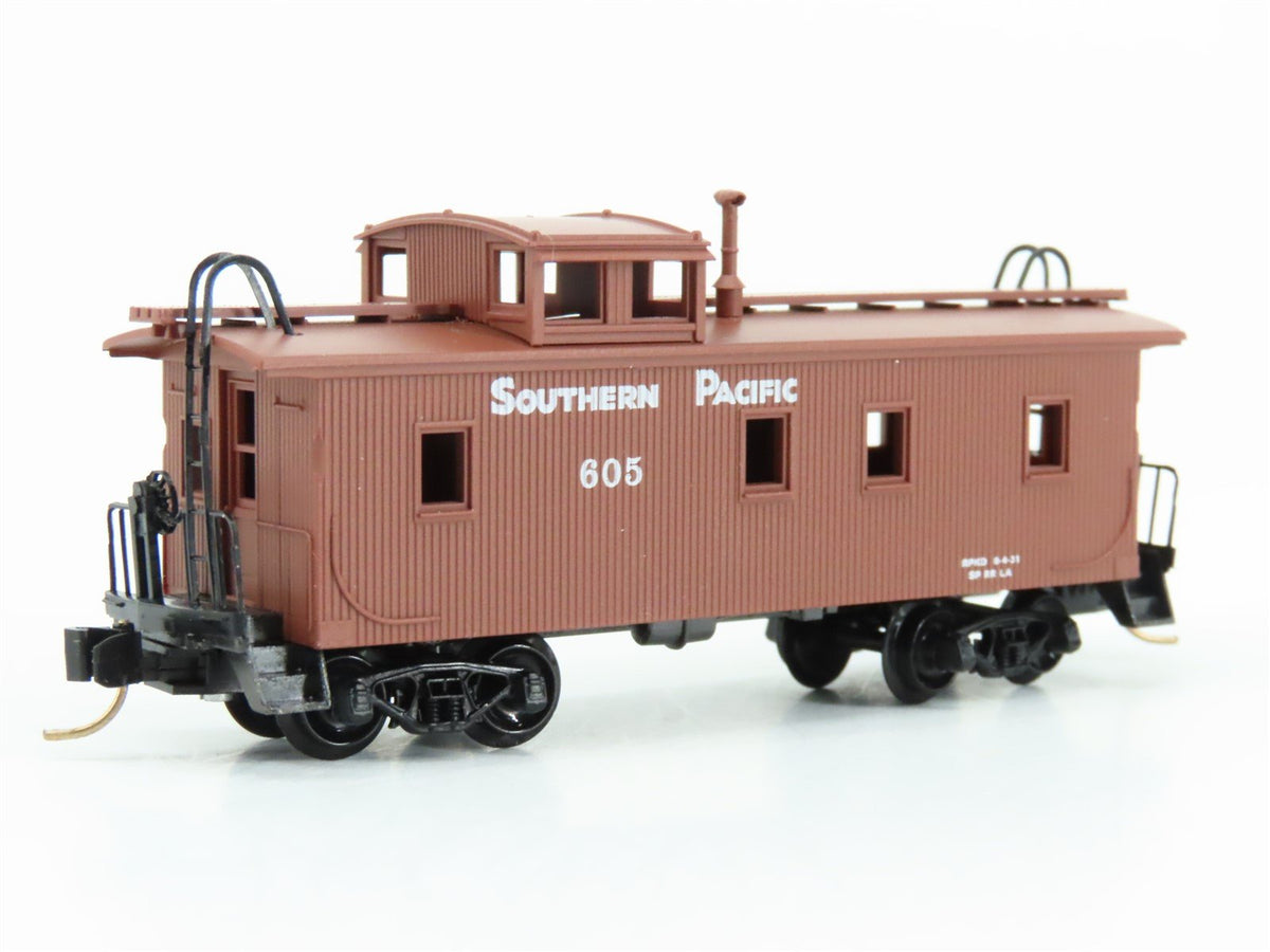 N Scale Micro-Trains MTL 51150 SP Southern Pacific 34&#39; Wood Caboose #605