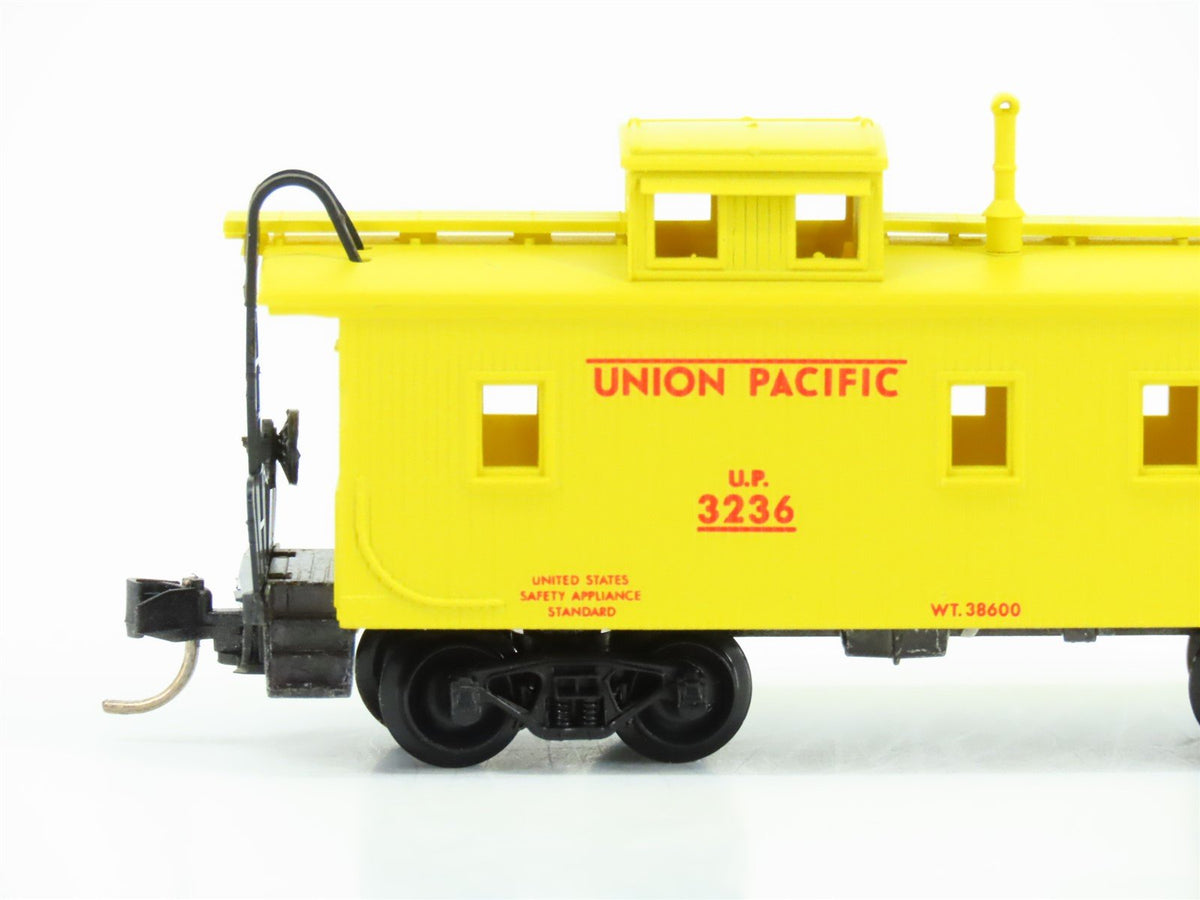 N Scale Micro-Trains MTL 50100 UP Union Pacific Railroad 34&#39; Wood Caboose #3236