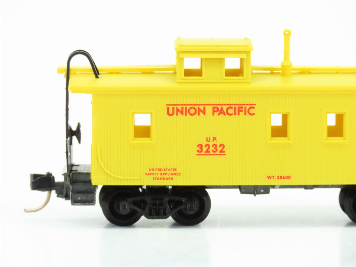 N Scale Micro-Trains MTL 50100 UP Union Pacific Railroad 34&#39; Wood Caboose #3232