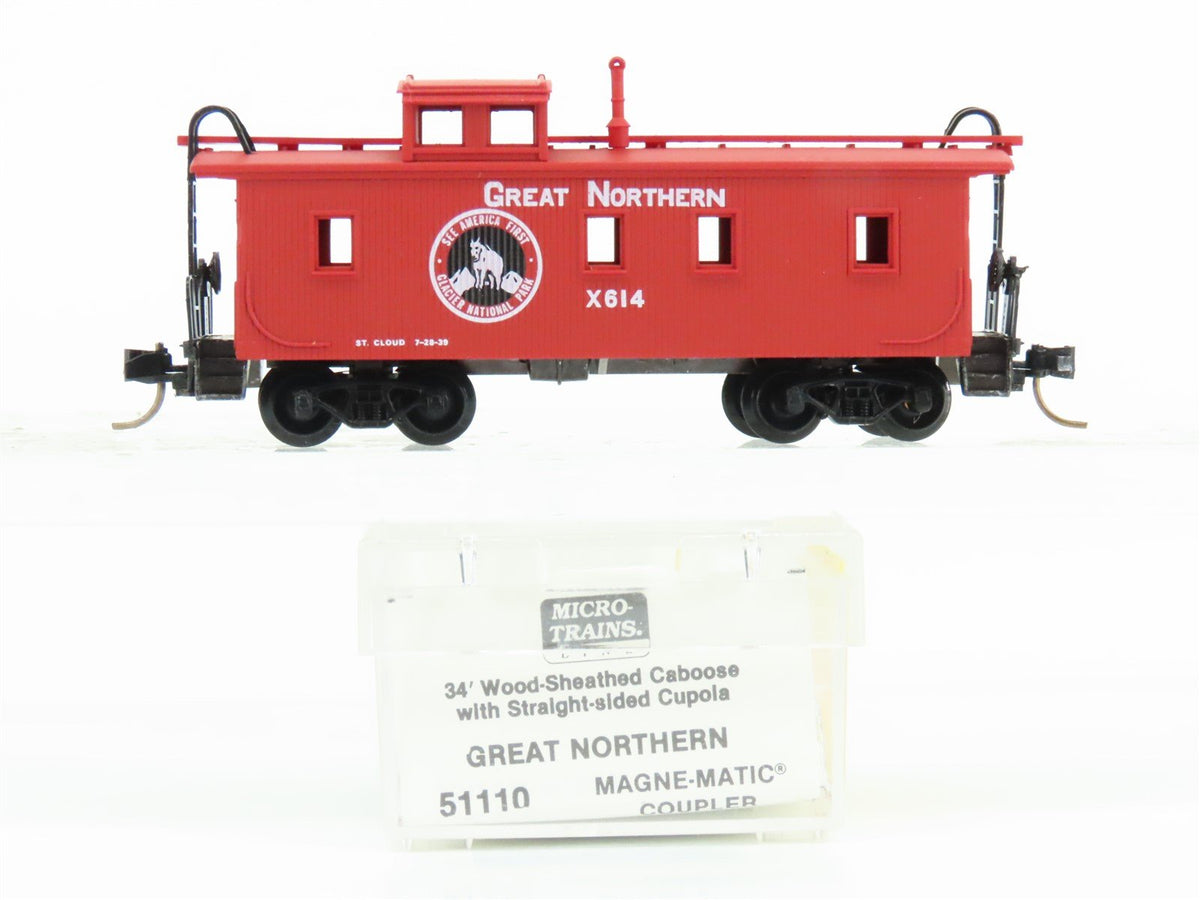 N Scale Micro-Trains MTL 51110 GN Great Northern Railroad 34&#39; Wood Caboose #X614