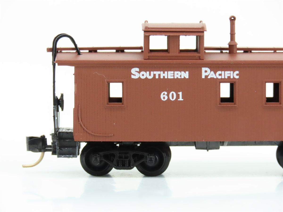 N Scale Micro-Trains MTL 51150 SP Southern Pacific 34&#39; Wood Caboose #601