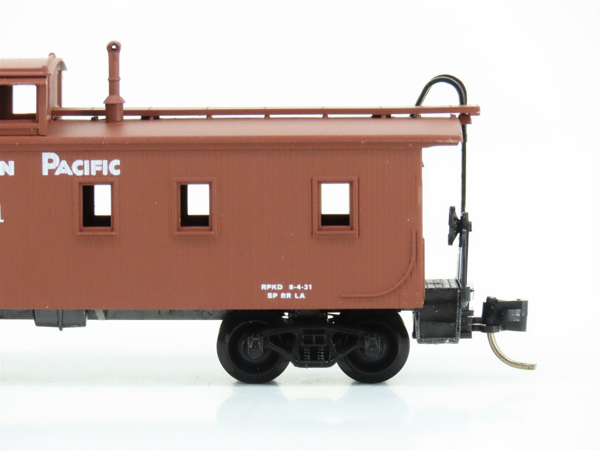 N Scale Micro-Trains MTL 51150 SP Southern Pacific 34&#39; Wood Caboose #601