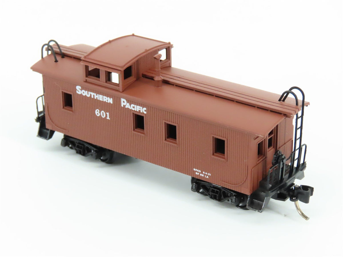 N Scale Micro-Trains MTL 51150 SP Southern Pacific 34&#39; Wood Caboose #601