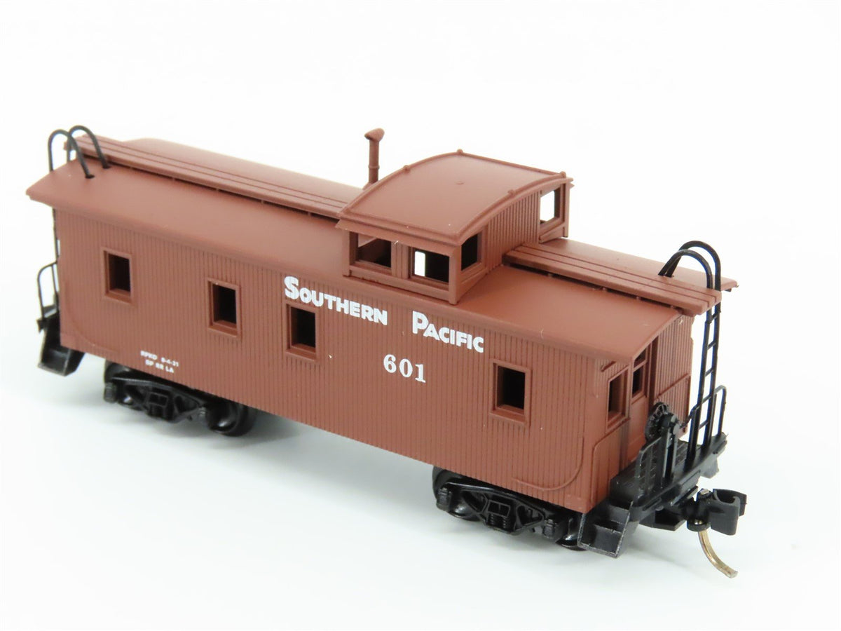 N Scale Micro-Trains MTL 51150 SP Southern Pacific 34&#39; Wood Caboose #601