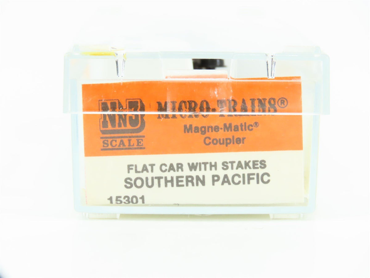 Nn3 Kadee Micro-Trains MTL 15301 SP Southern Pacific Flat Car #471 w/ Stakes