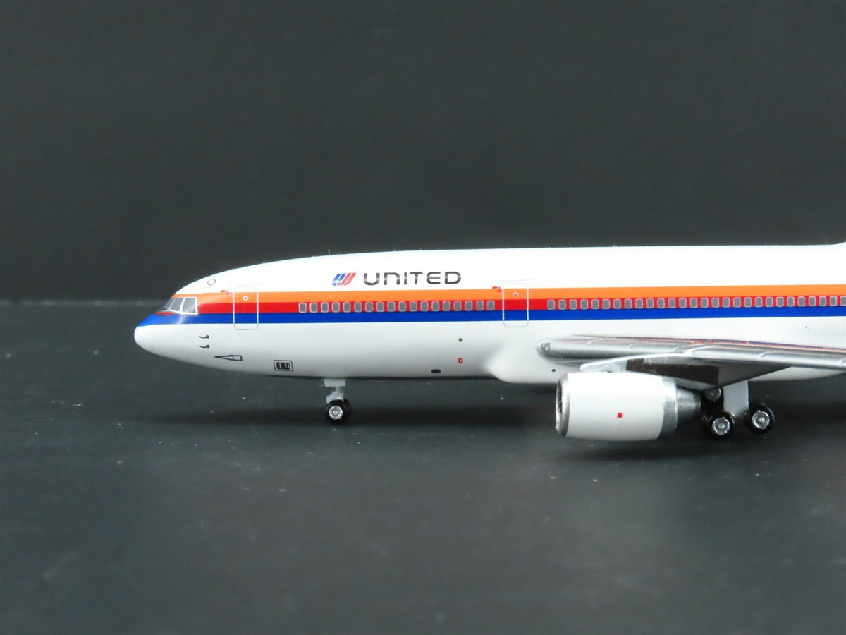 1:400 Aero Classics / Lockness Die-Cast United Lockheed L-1011-500 Airliner