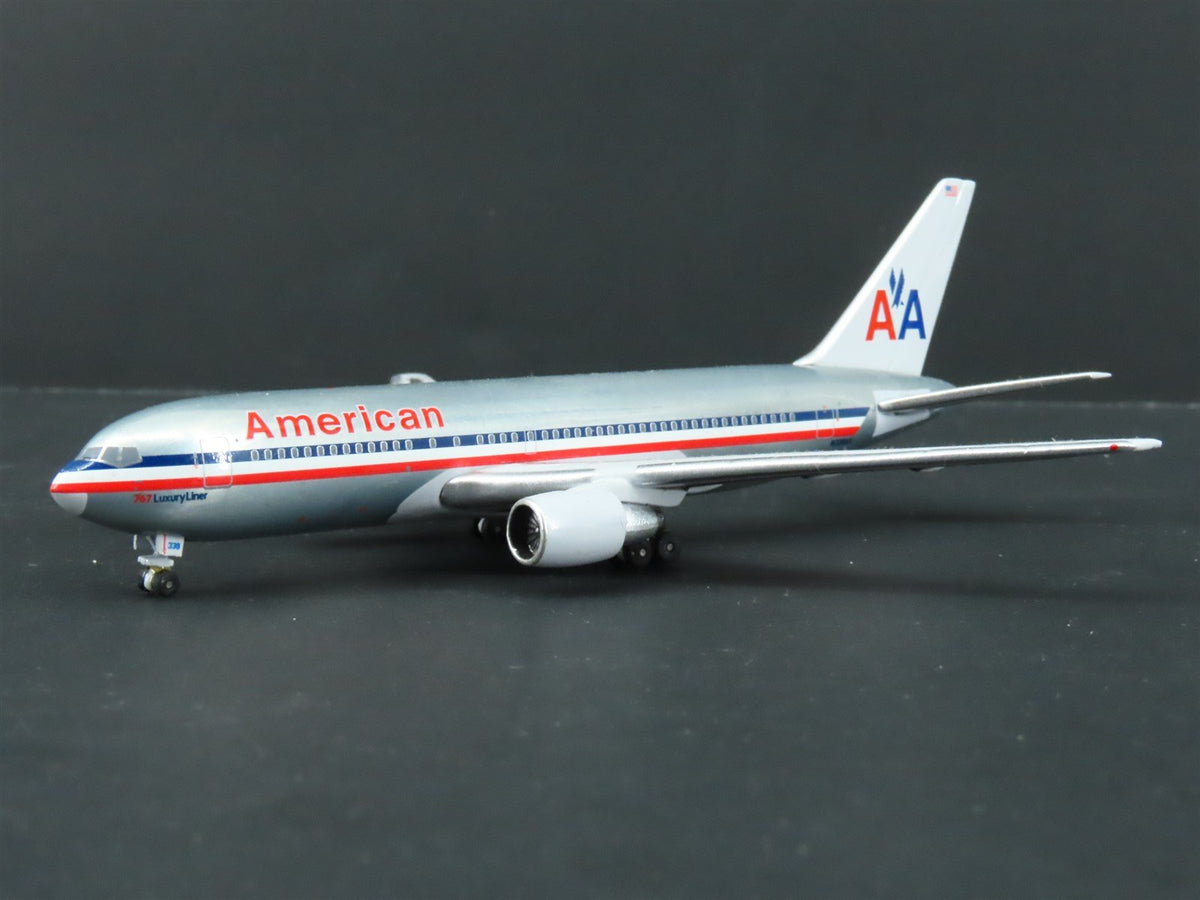 1:400 Aero Classics Die-Cast American Airlines Boeing B-767-223 Airliner N338AA