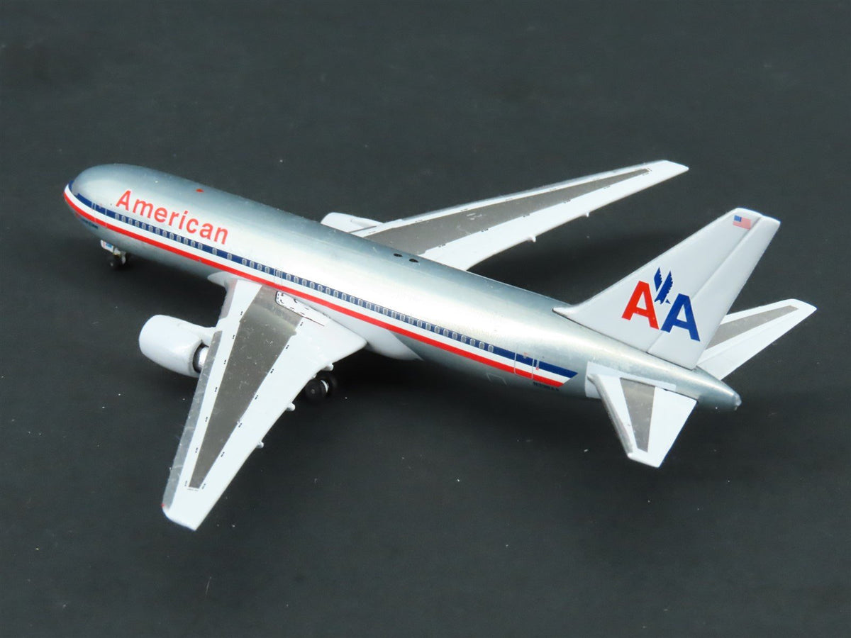1:400 Aero Classics Die-Cast American Airlines Boeing B-767-223 Airliner N338AA