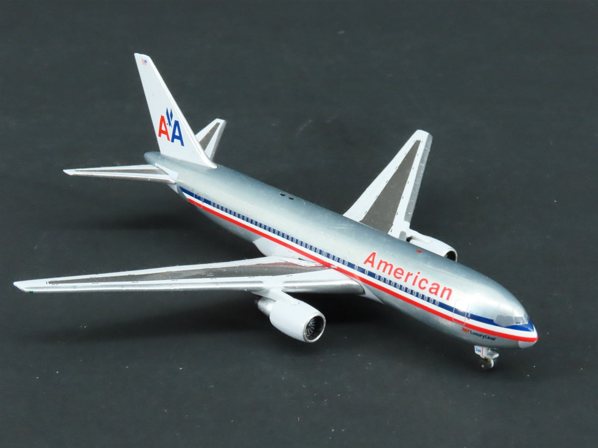 1:400 Aero Classics Die-Cast American Airlines Boeing B-767-223 Airliner N338AA