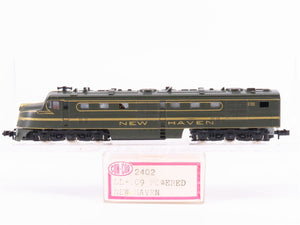 N Scale Con-Cor 2402 NH New Haven DL109 Diesel Locomotive #0700