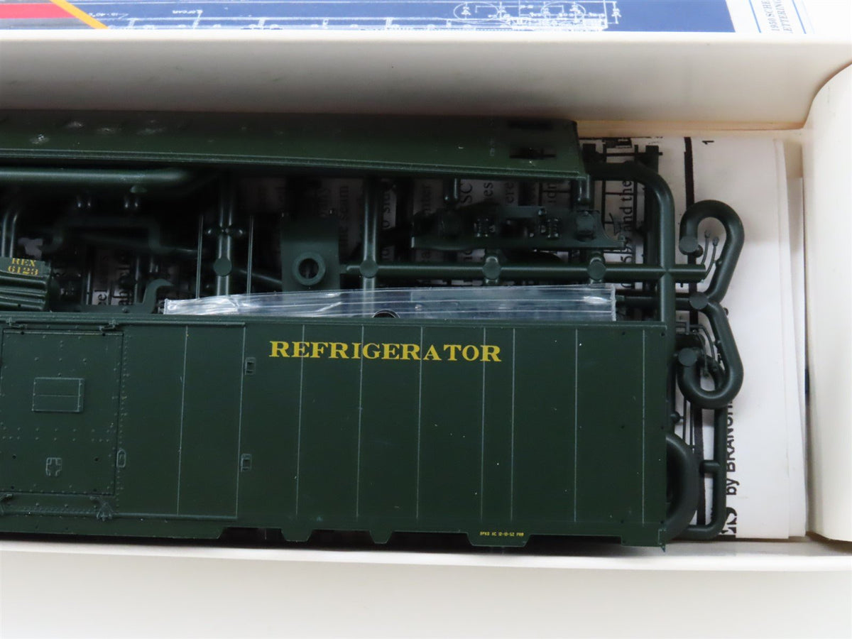 HO Scale Branchline Blueprint Series 2501 REA 50&#39; Express Reefer #6123 Kit