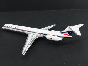 1:400 AeroClassics DieCast Delta McDonnell Douglas MD-88 DC-9-82 Airliner N940DL