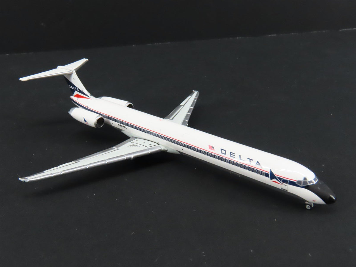 1:400 AeroClassics DieCast Delta McDonnell Douglas MD-88 DC-9-82 Airliner N940DL