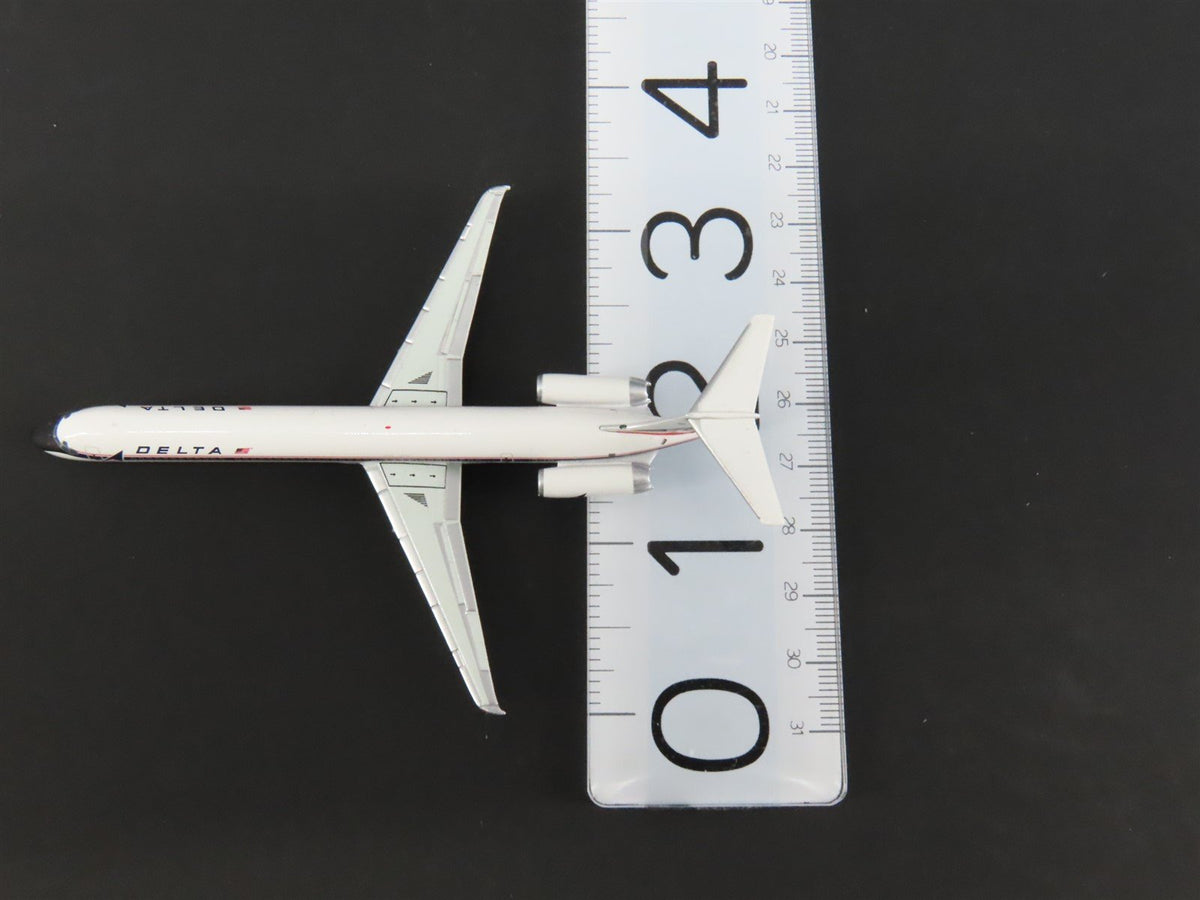 1:400 AeroClassics DieCast Delta McDonnell Douglas MD-88 DC-9-82 Airliner N940DL