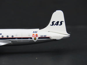 1:400 Aero Classics Die-Cast Scandinavian McDonnell Douglas DC-4-1009 Aircraft