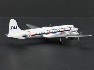 1:400 Aero Classics Die-Cast Scandinavian McDonnell Douglas DC-4-1009 Aircraft