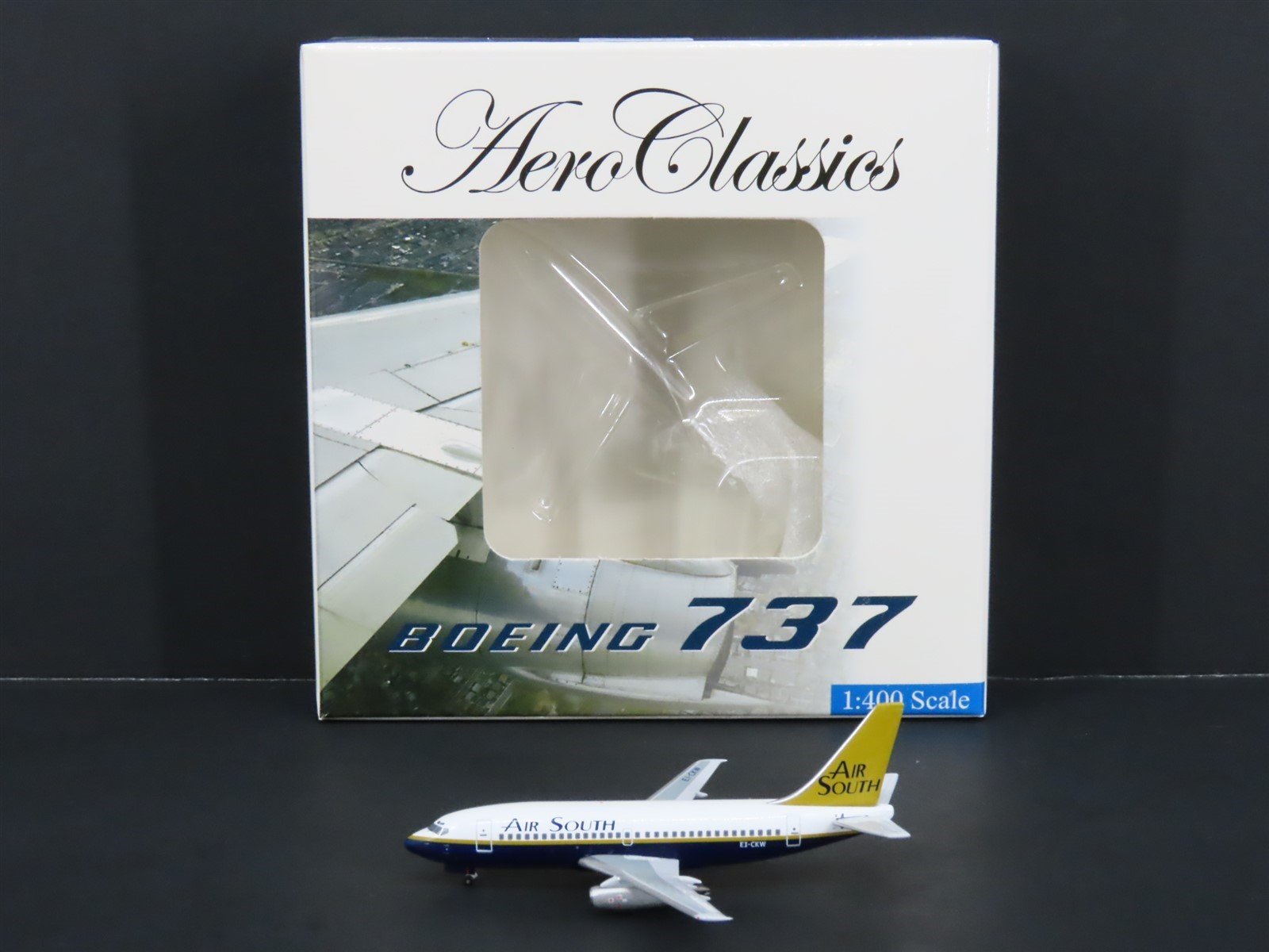 1:400 Scale Aero Classics AC-19006 Die-Cast Air South Boeing B-737-2P6 Aircraft