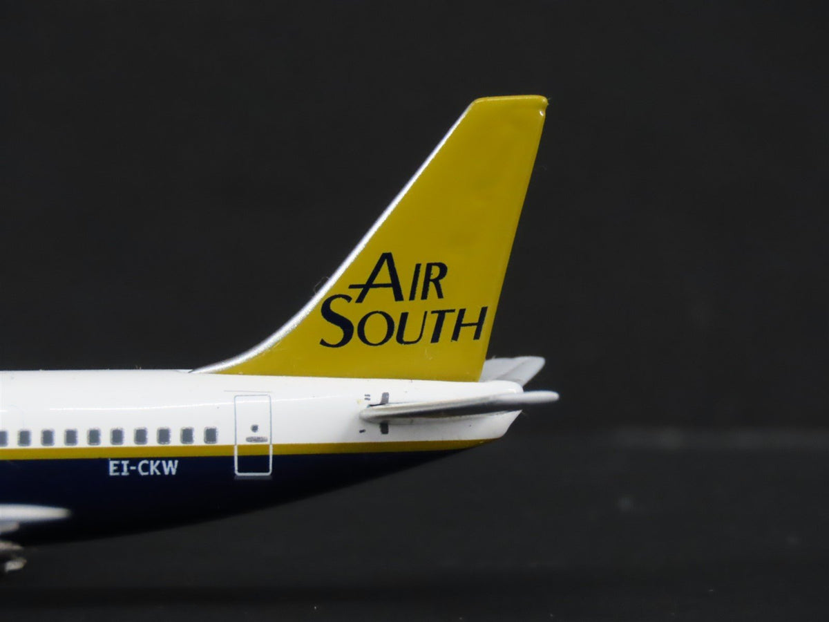 1:400 Scale Aero Classics AC-19006 Die-Cast Air South Boeing B-737-2P6 Aircraft