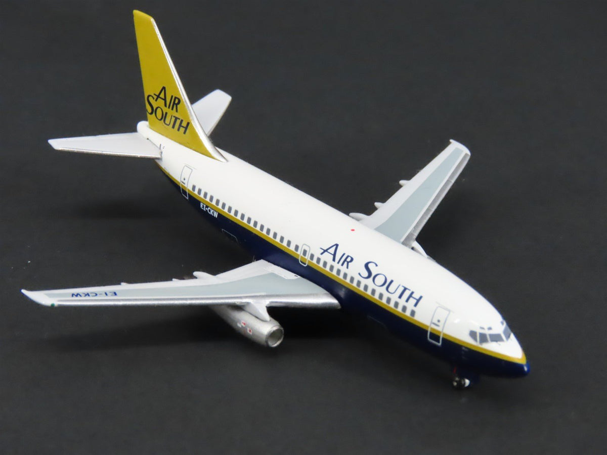 1:400 Scale Aero Classics AC-19006 Die-Cast Air South Boeing B-737-2P6 Aircraft