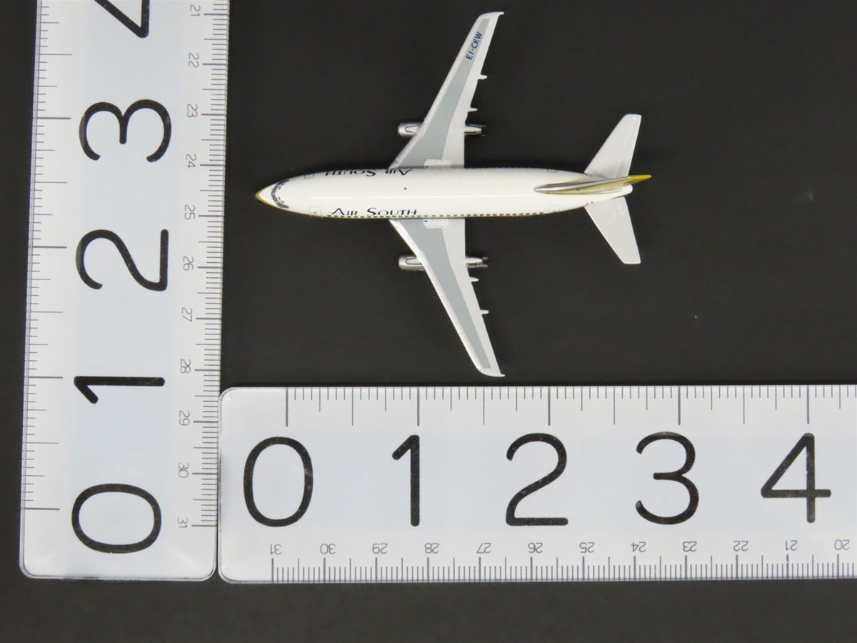 1:400 Scale Aero Classics AC-19006 Die-Cast Air South Boeing B-737-2P6 Aircraft