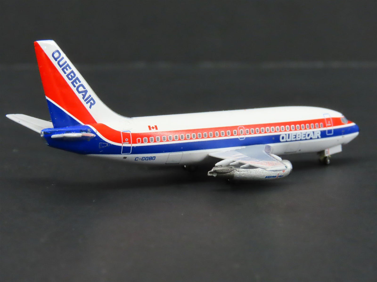 1:400 Aero Classics AC19227 Die-Cast Quebecair Boeing B-737-210C Aircraft C-GQBD