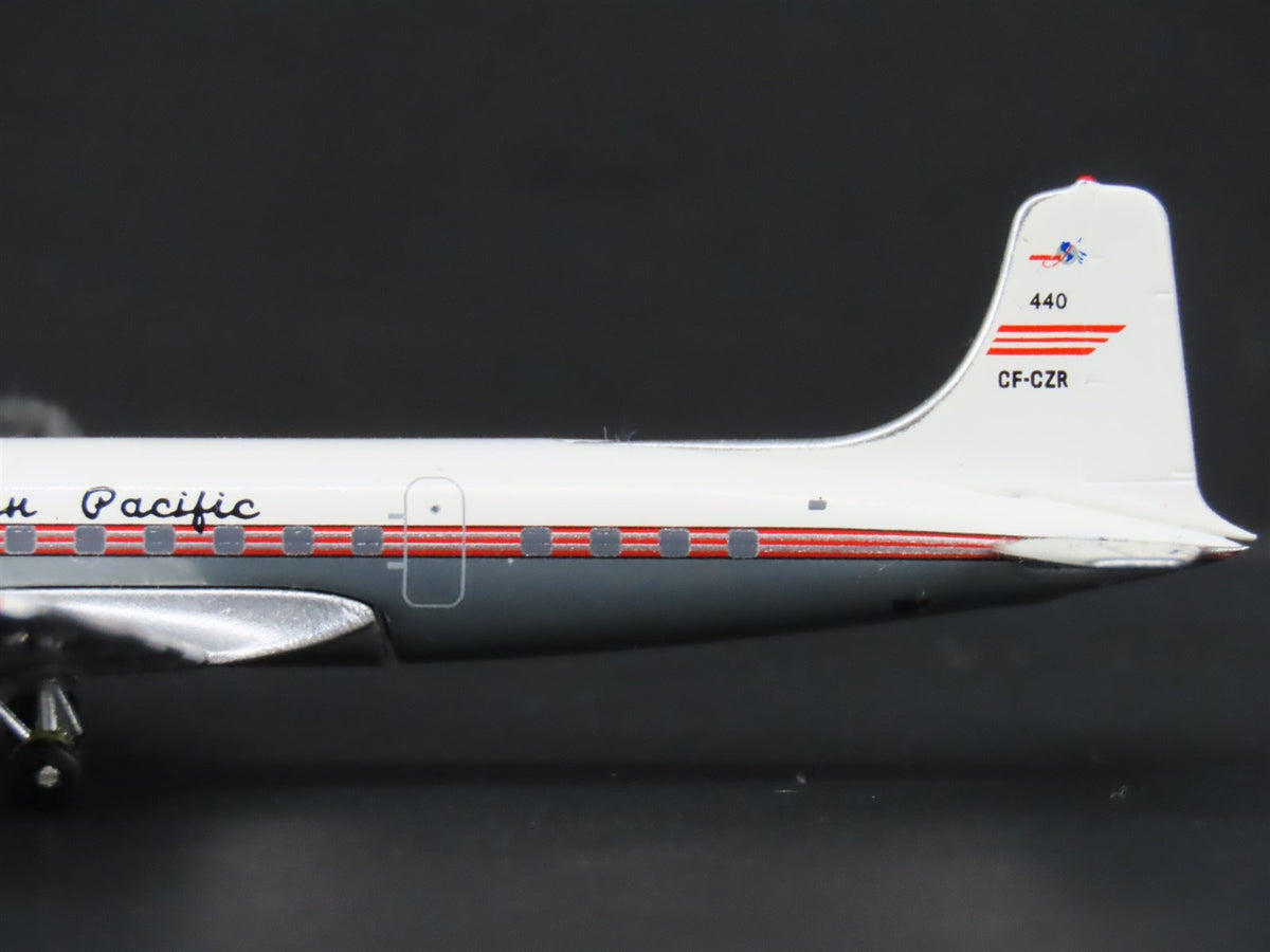 1:400 Aero Classics AC19153 Die-Cast CP McDonnell Douglas DC-6B Aircraft CF-CZR