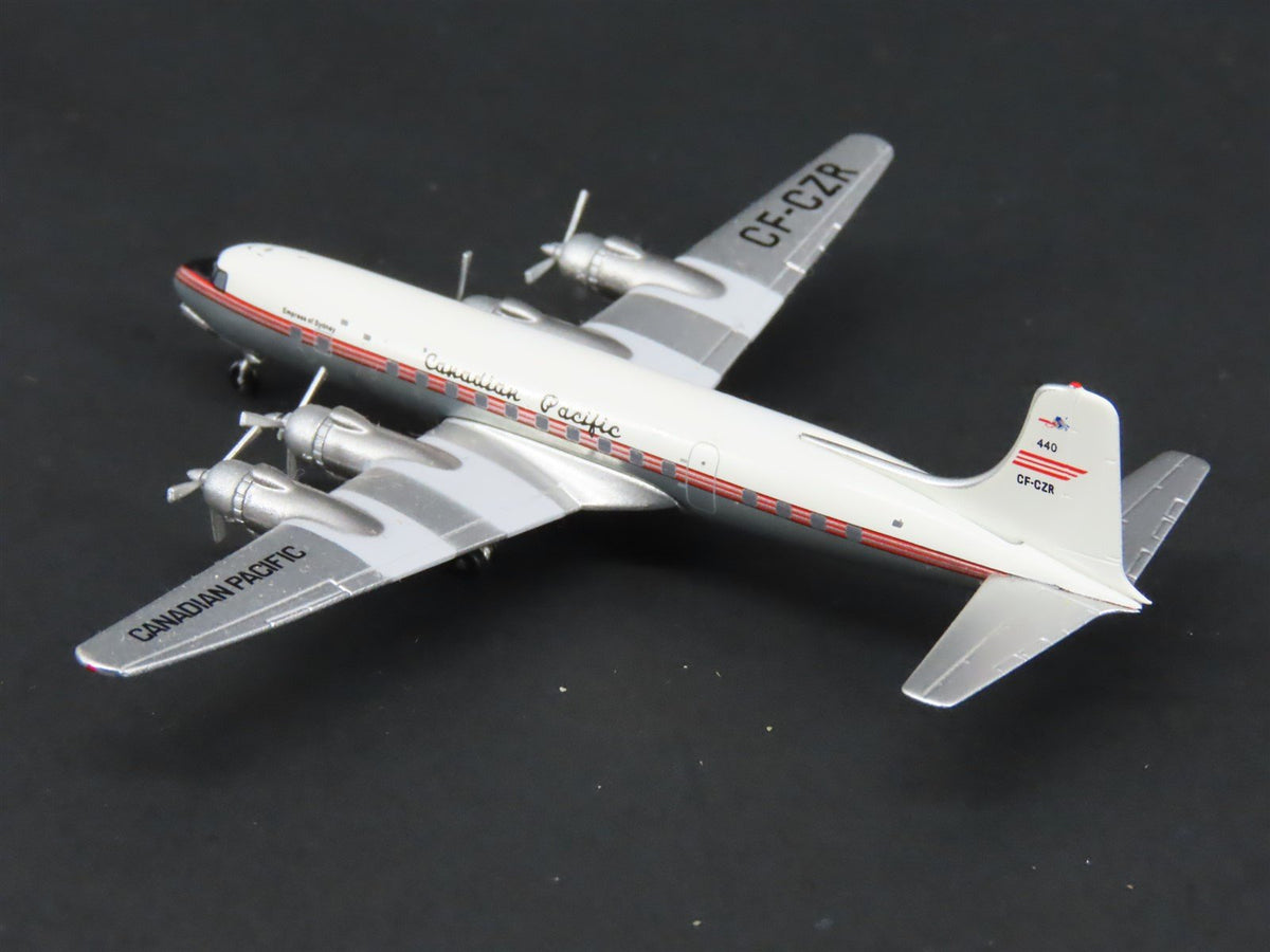 1:400 Aero Classics AC19153 Die-Cast CP McDonnell Douglas DC-6B Aircraft CF-CZR