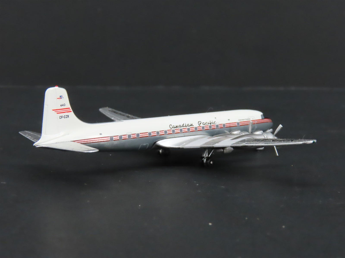 1:400 Aero Classics AC19153 Die-Cast CP McDonnell Douglas DC-6B Aircraft CF-CZR