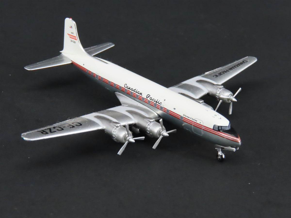 1:400 Aero Classics AC19153 Die-Cast CP McDonnell Douglas DC-6B Aircraft CF-CZR