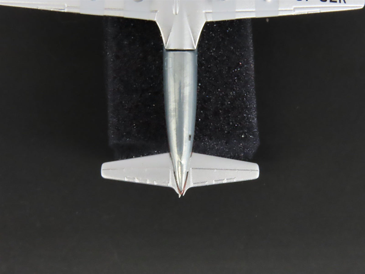 1:400 Aero Classics AC19153 Die-Cast CP McDonnell Douglas DC-6B Aircraft CF-CZR