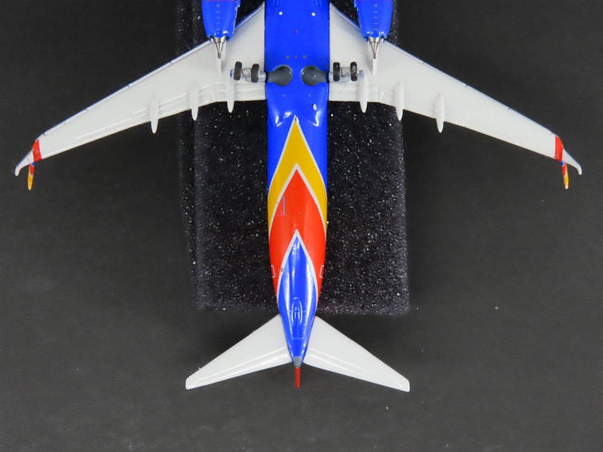 1:400 Scale NG Models 58122 Die-Cast Southwest Boeing B-737-800 Aircraft N8565Z