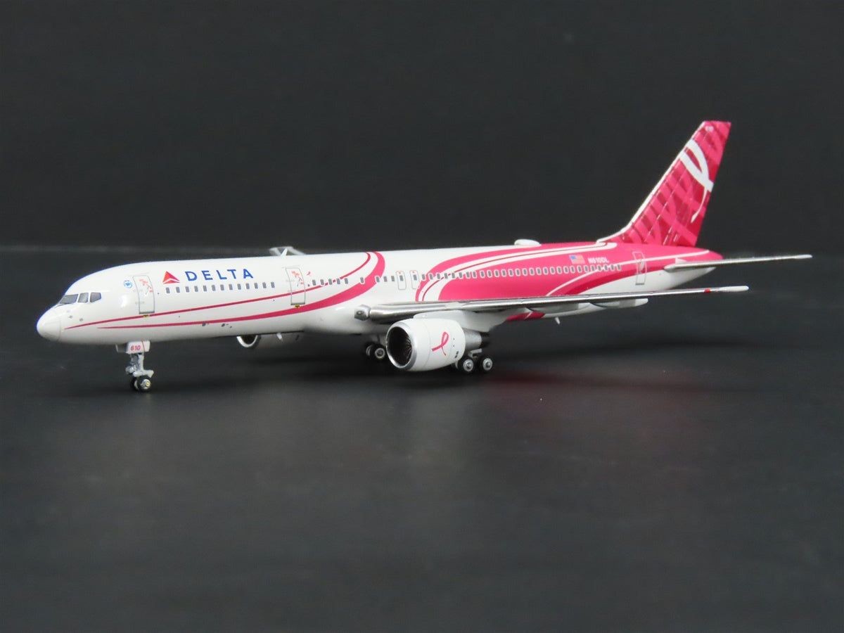 1:400 NG Models 53131 Delta Boeing &quot;Breast Cancer Awareness&quot; B-757-232 N610DL