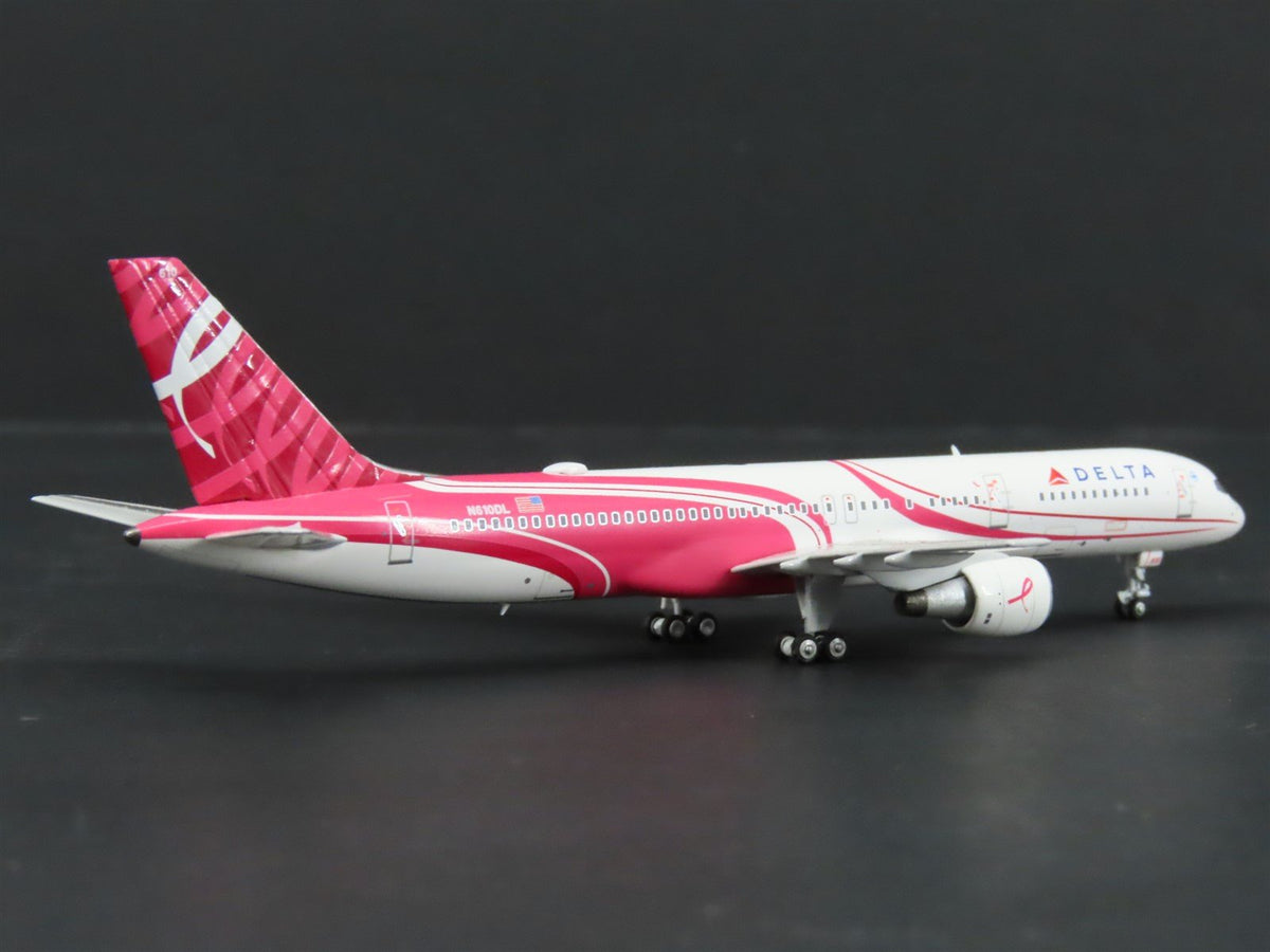 1:400 NG Models 53131 Delta Boeing &quot;Breast Cancer Awareness&quot; B-757-232 N610DL