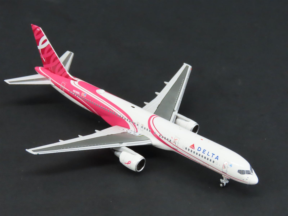 1:400 NG Models 53131 Delta Boeing &quot;Breast Cancer Awareness&quot; B-757-232 N610DL