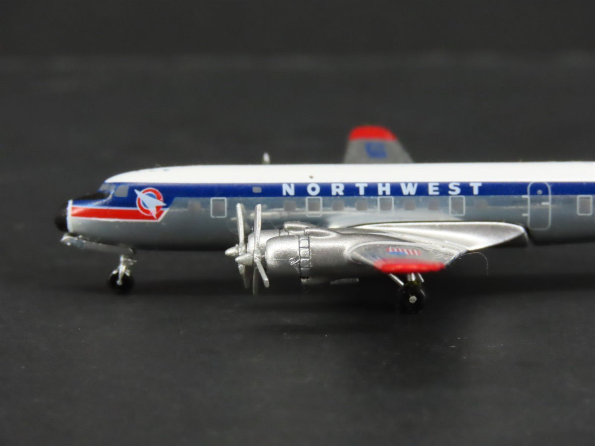 1:400 Aero Classics AC419489 Die-Cast Northwest McDonnell Douglas DC-6B Aircraft