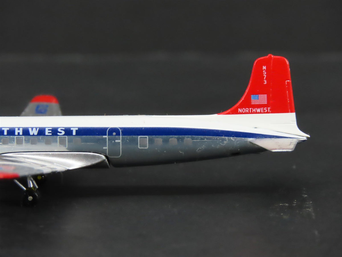 1:400 Aero Classics AC419489 Die-Cast Northwest McDonnell Douglas DC-6B Aircraft