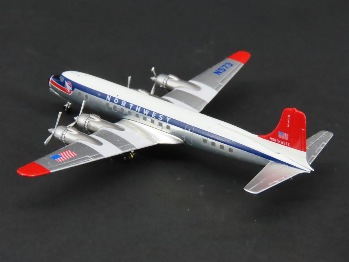 1:400 Aero Classics AC419489 Die-Cast Northwest McDonnell Douglas DC-6B Aircraft