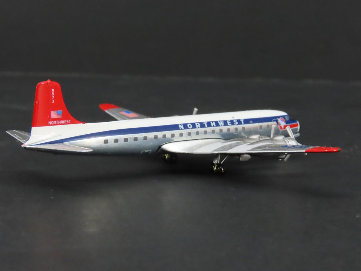 1:400 Aero Classics AC419489 Die-Cast Northwest McDonnell Douglas DC-6B Aircraft