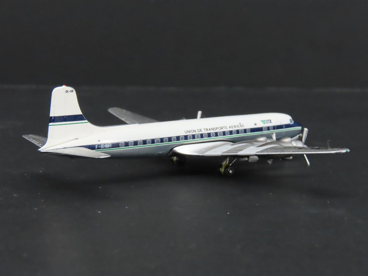 1:400 Scale Aero Classics Die-Cast UTA McDonnell Douglas DC-6B Aircraft F-BHMR