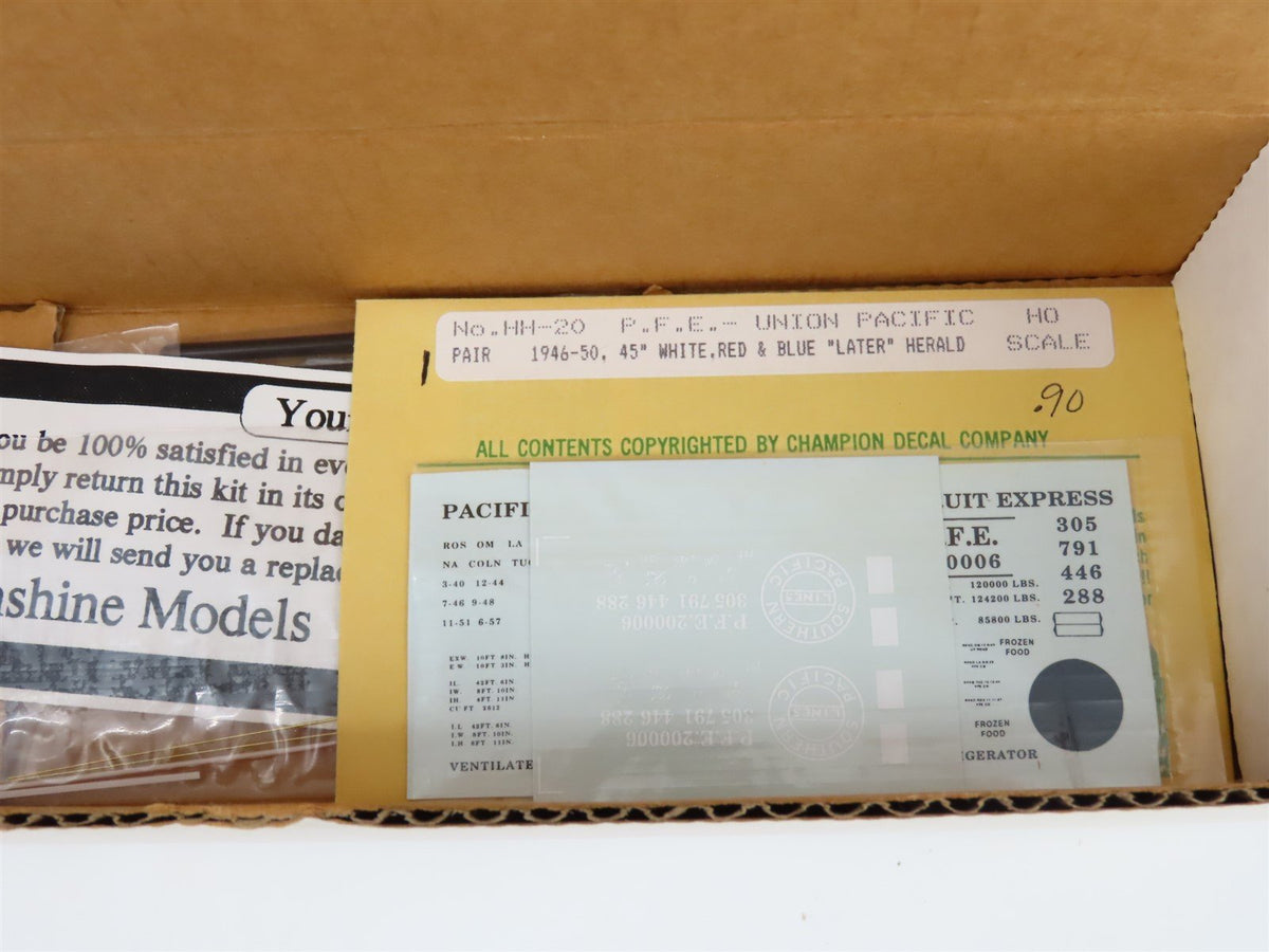 HO Sunshine Resin Kit #25.3 Undecorated PFE R-70-2 &quot;Super Giant&quot; Reefer + Trucks