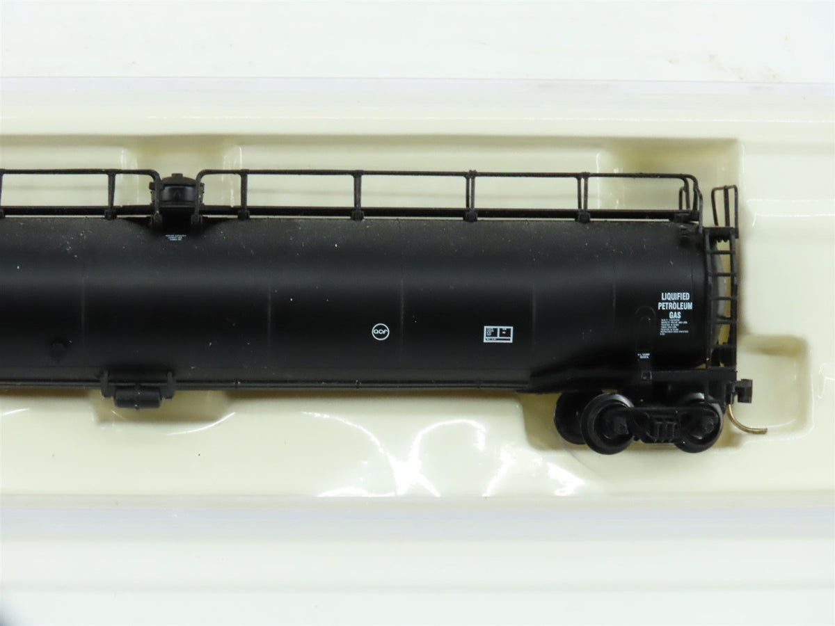 N Scale Atlas 37001 ACFX Liquefied Petroleum 33,000 Gallon Tank Car #17431