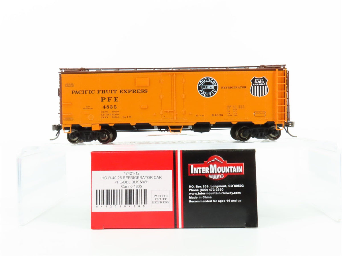 HO InterMountain #47421-12 PFE Pacific Fruit Express SP/UP R-40-25 Reefer #4835