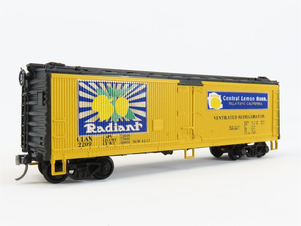 HO Scale Athearn CLAX Radiant Lemon 40&#39; Wood Reefer Car #2209 Pro Custom