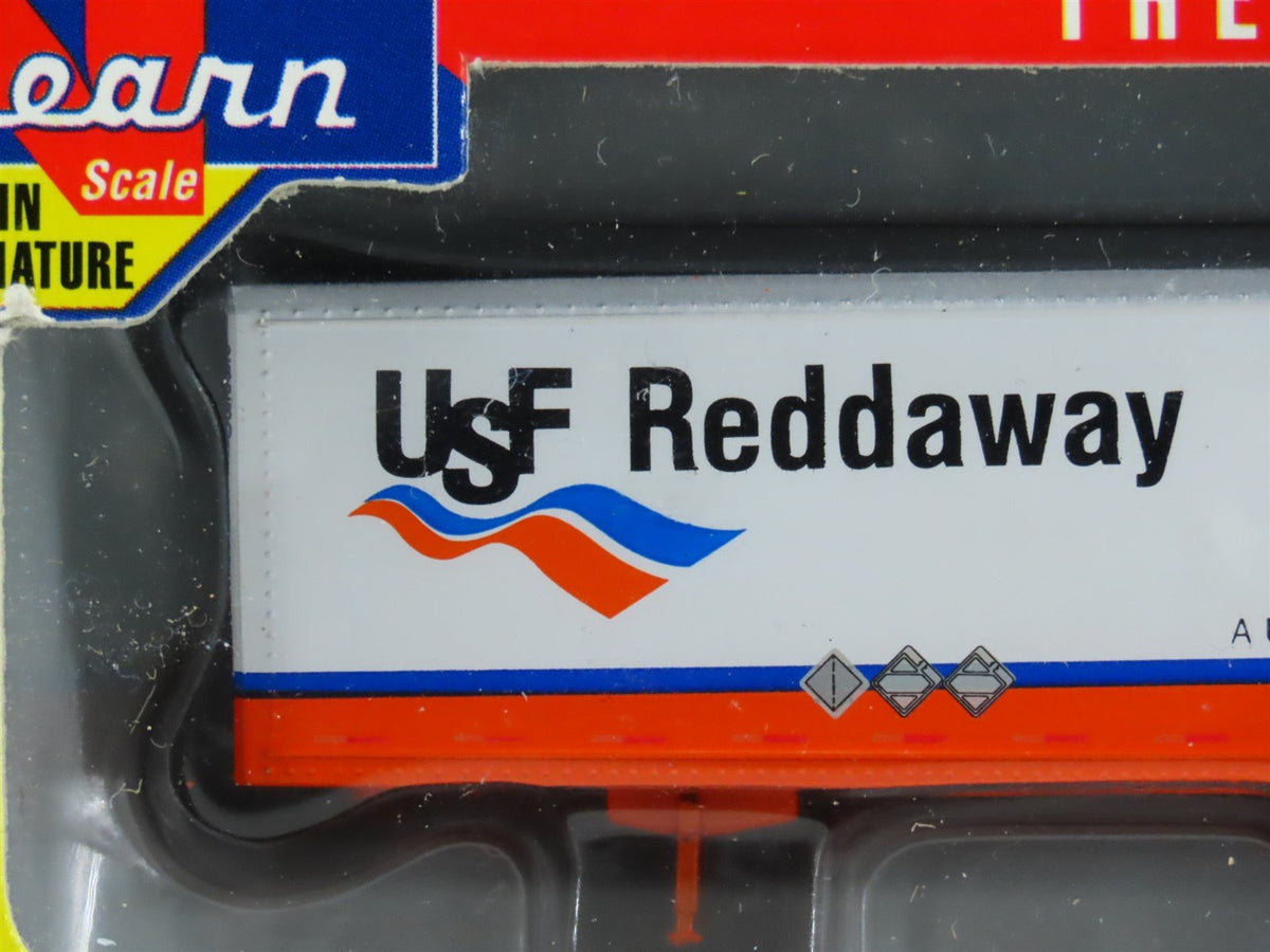 N Scale Athearn 10824 USF Reddaway / Bestway Two 28&#39; Wedge Trailers &amp; Dolly