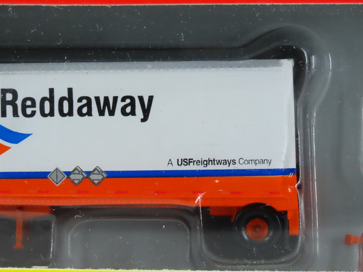 N Scale Athearn 10824 USF Reddaway / Bestway Two 28&#39; Wedge Trailers &amp; Dolly