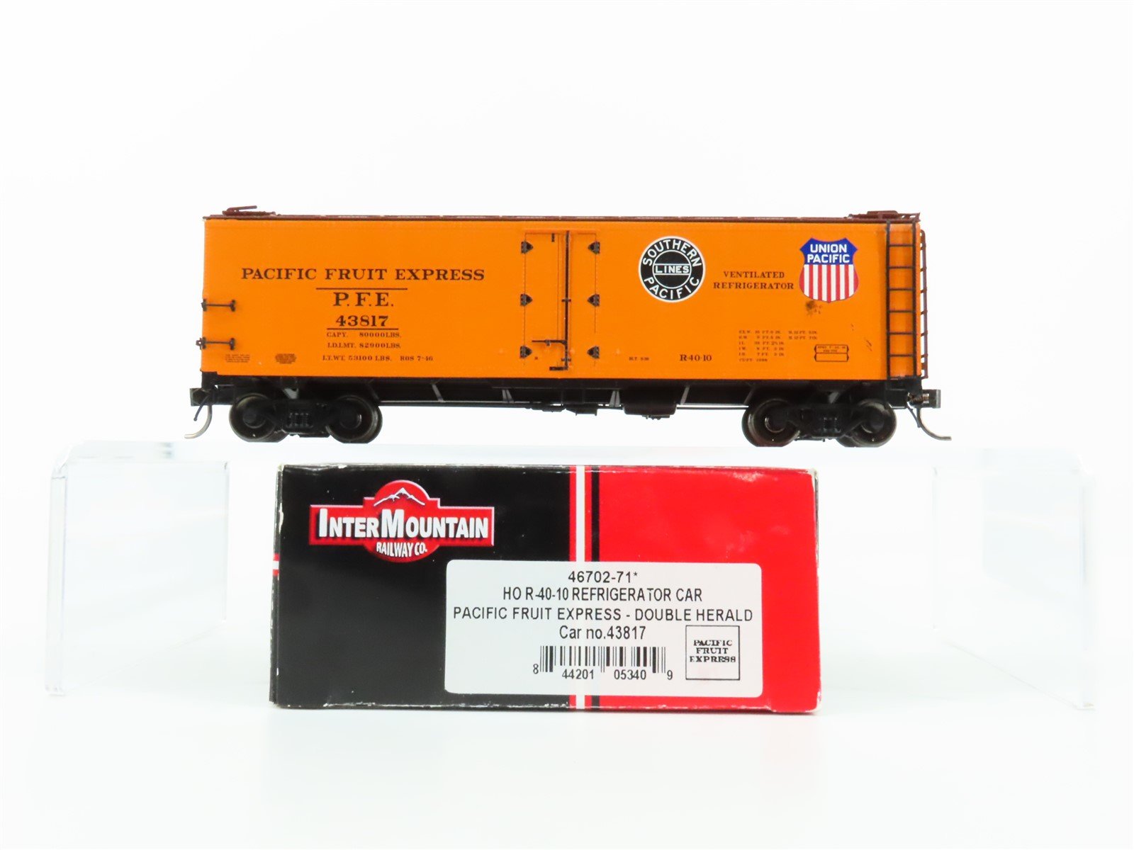 HO InterMountain 46702-71 PFE Pacific Fruit Express SP/UP R-40-10 Reefer #43817