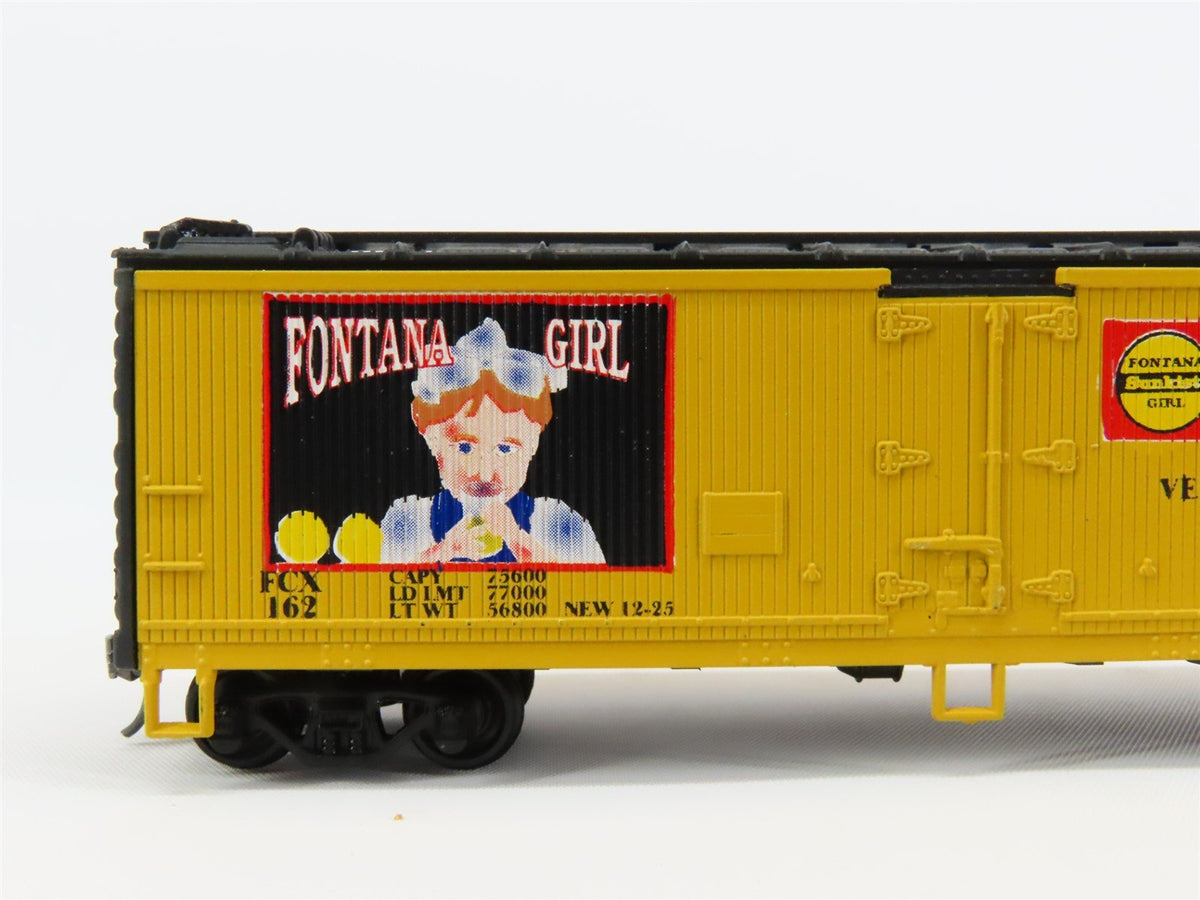 HO Scale Athearn FCX Fontana Girl 40&#39; Wood Reefer Car #162 Pro Custom