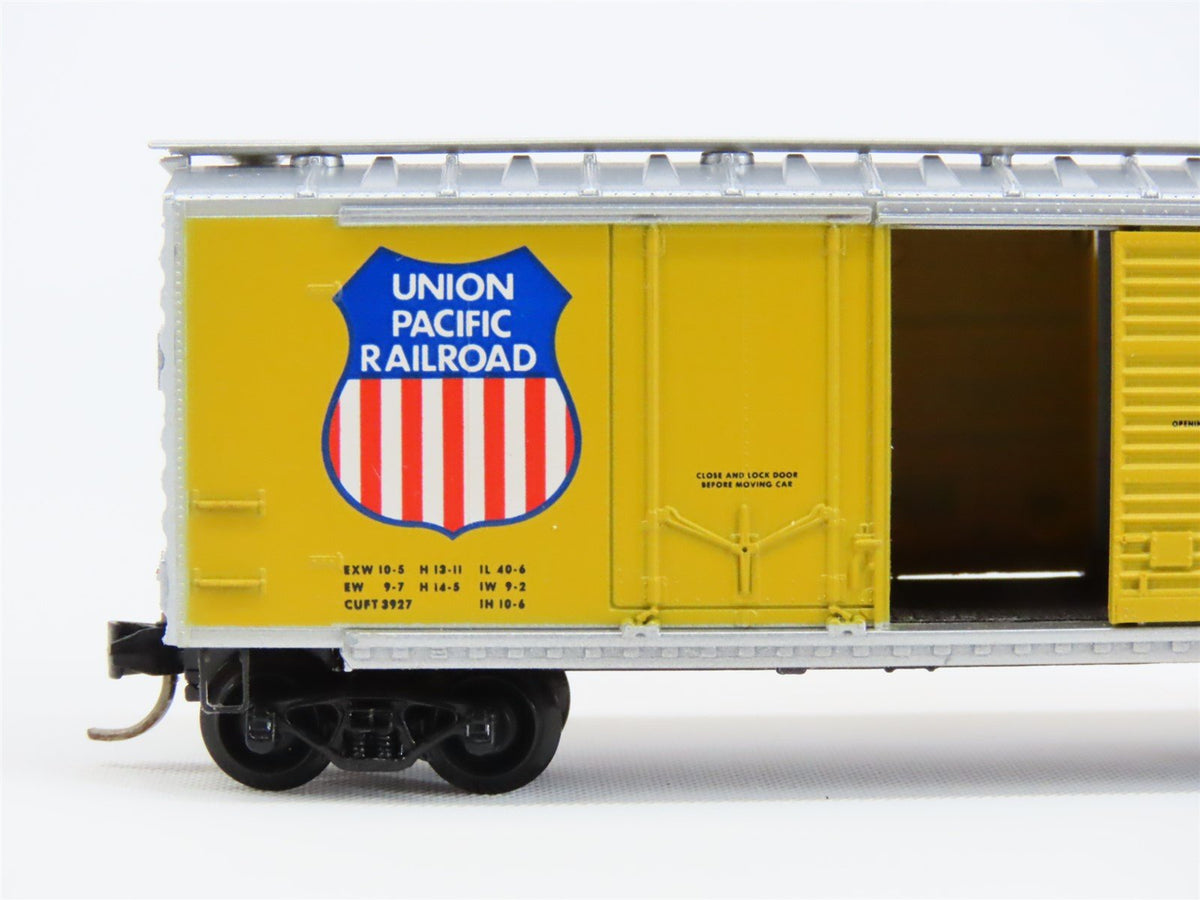 N Scale Micro-Trains MTL/Kadee 22050 UP Union Pacific 40&#39; Boxcar #110525